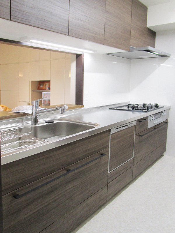 ステンレスでキレイが続く！クリナップSTEDIAにお取替え